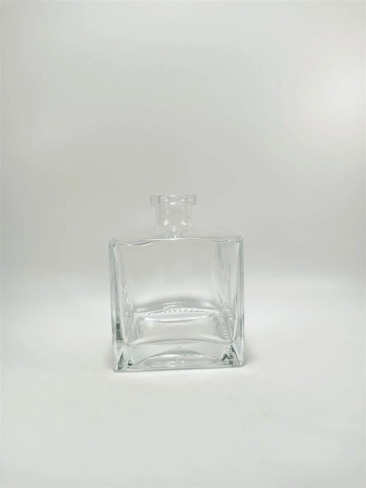 Empty 500ml Vodka Bottle Square Spirit Glass Bottle